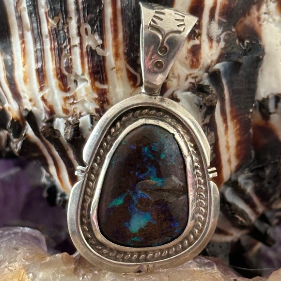Australian Boulder Opal E. Etsitty native Navajo sterling silver pendant - Picture 2 of 7